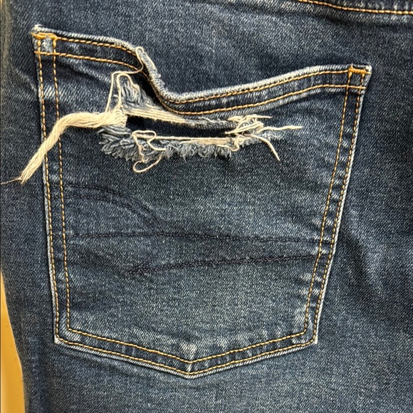 American Eagle Outfitters Women's Ripped Jean Shorts 🩳 - Picture 6 of 11